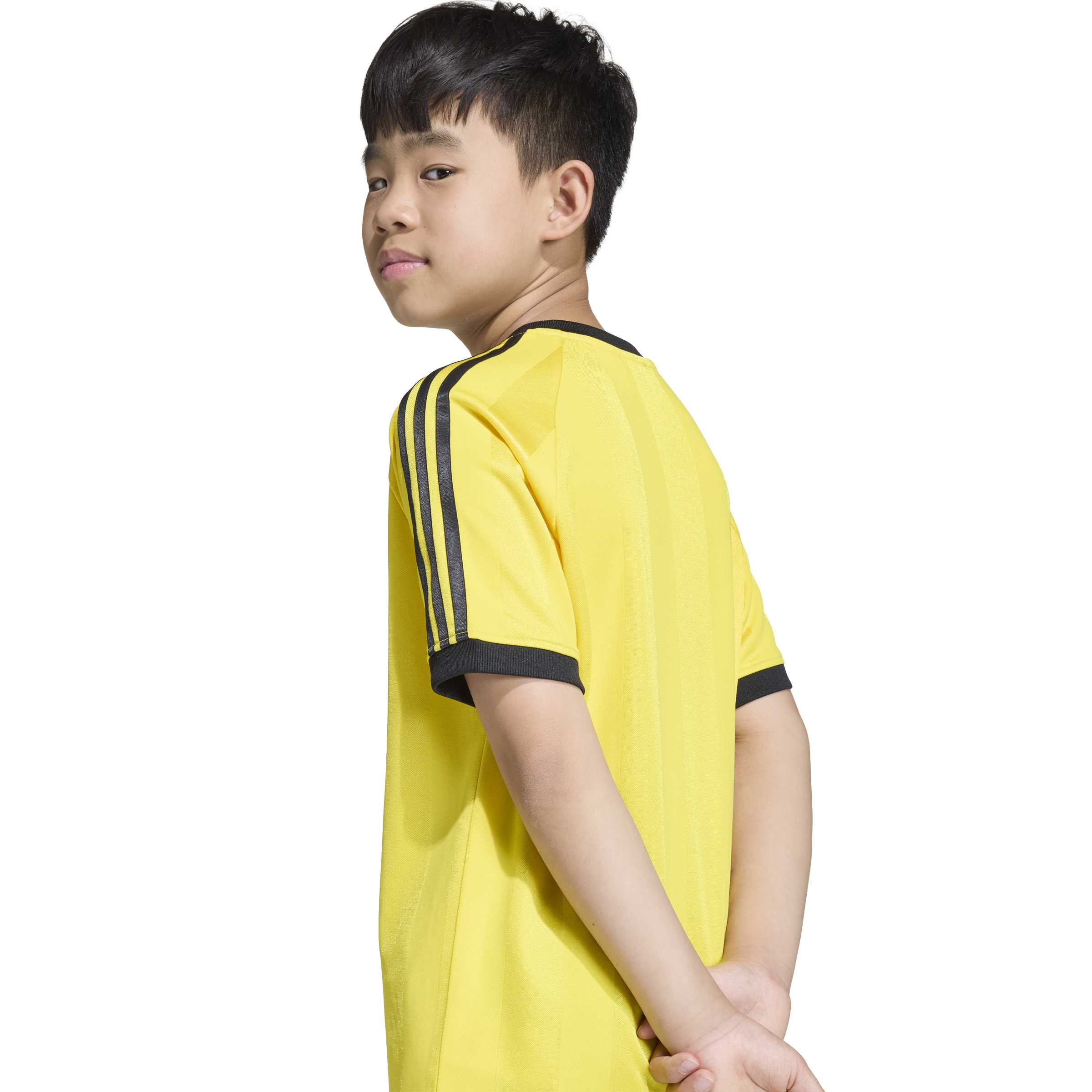 LO TEE image number null
